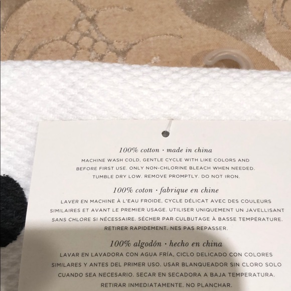 💥SOLD💥. 2 Kate Spade polka dot towels NWT - Picture 4 of 5
